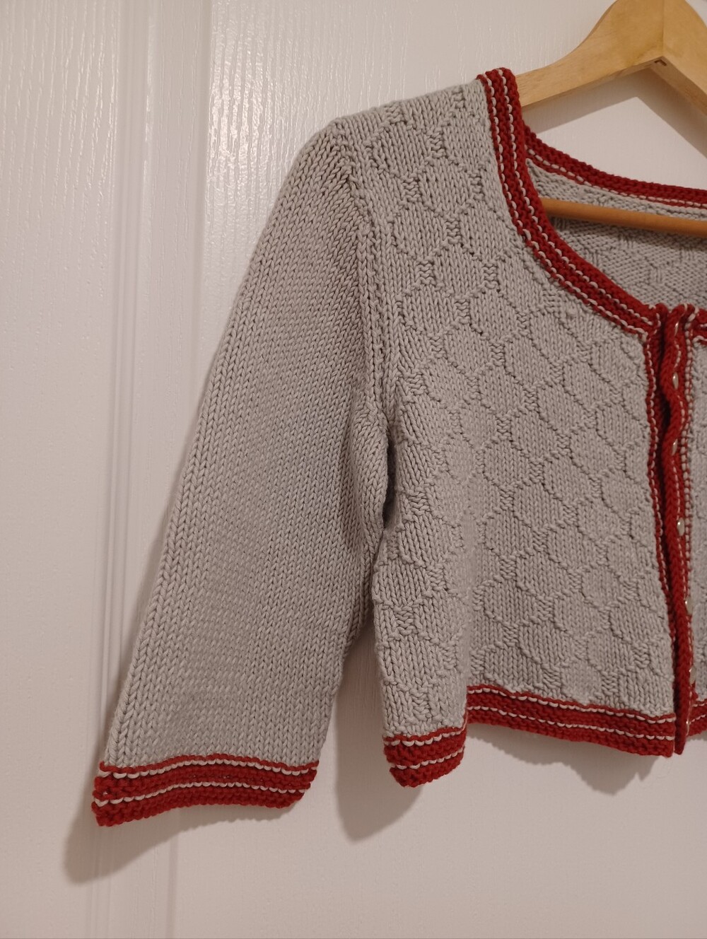 Handknit Cropped Cardigan With Red Trim - Picture 4 of 6